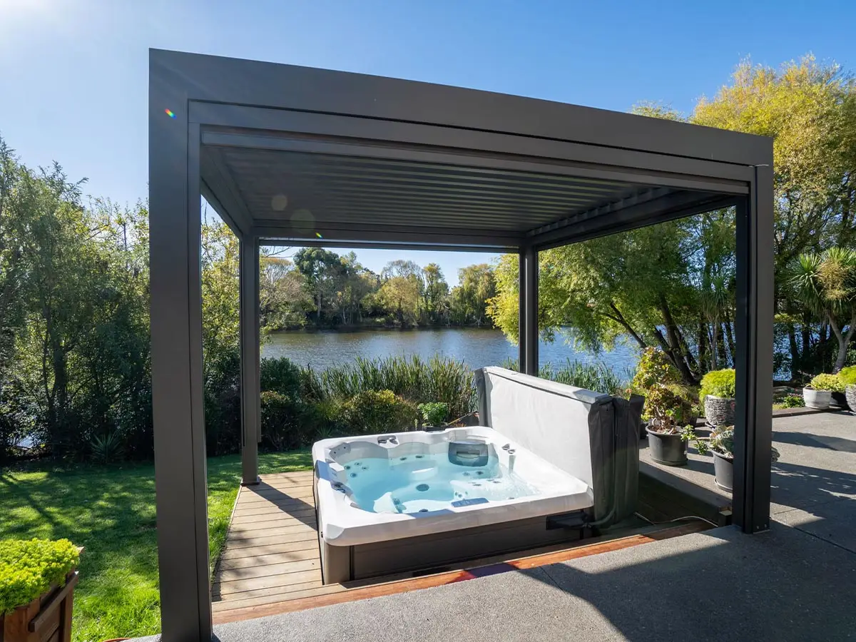 Custom louvres 1200 900 0004 17 web or mls 548 Williams Street (Pergola Shoot)