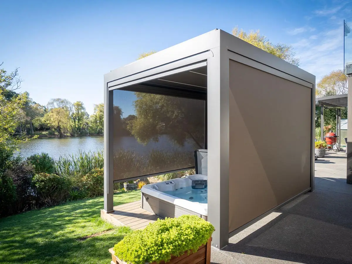 Custom louvres 1200 900 0010 8 web or mls 548 Williams Street (Pergola Shoot)